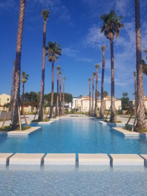 Garden villa direct access to beach